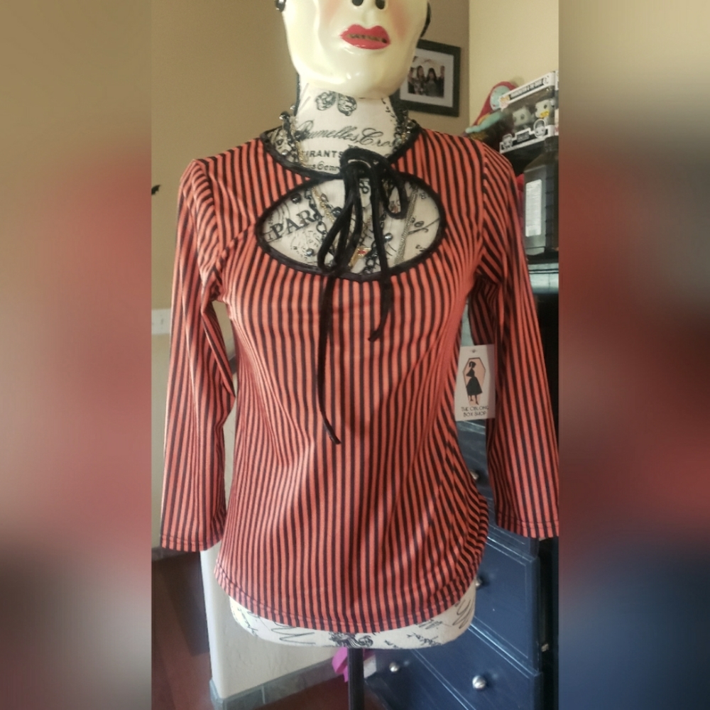 Womens Pin Up Top